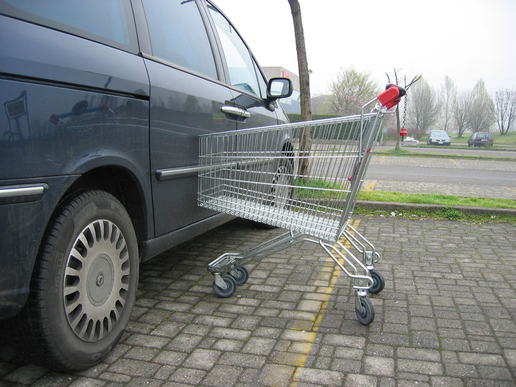 Anche in un parcheggio la vostra auto può ricevere piccole ammaccature